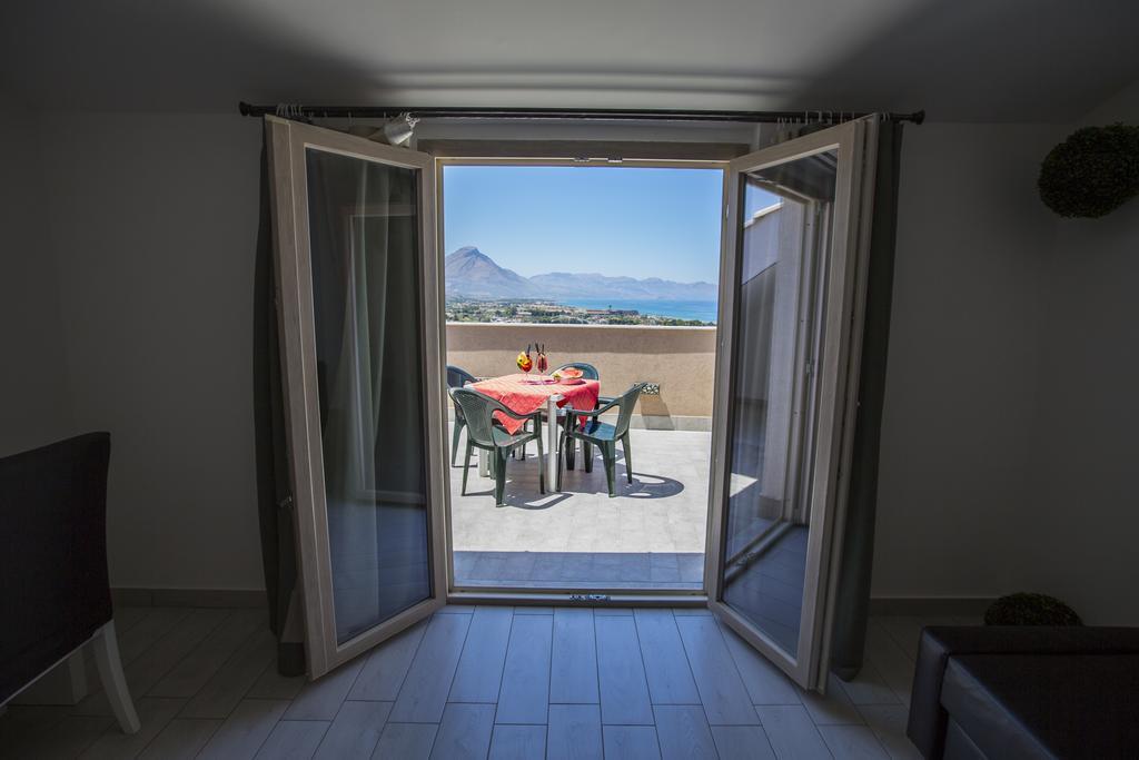 Belvedere Rent Rooms Campofelice Di Roccella Exterior foto